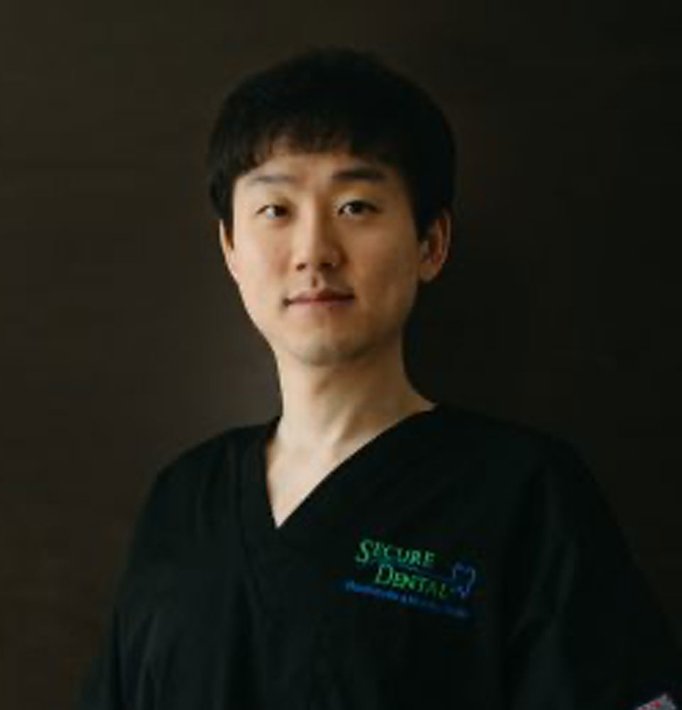Dr. Naru Kang